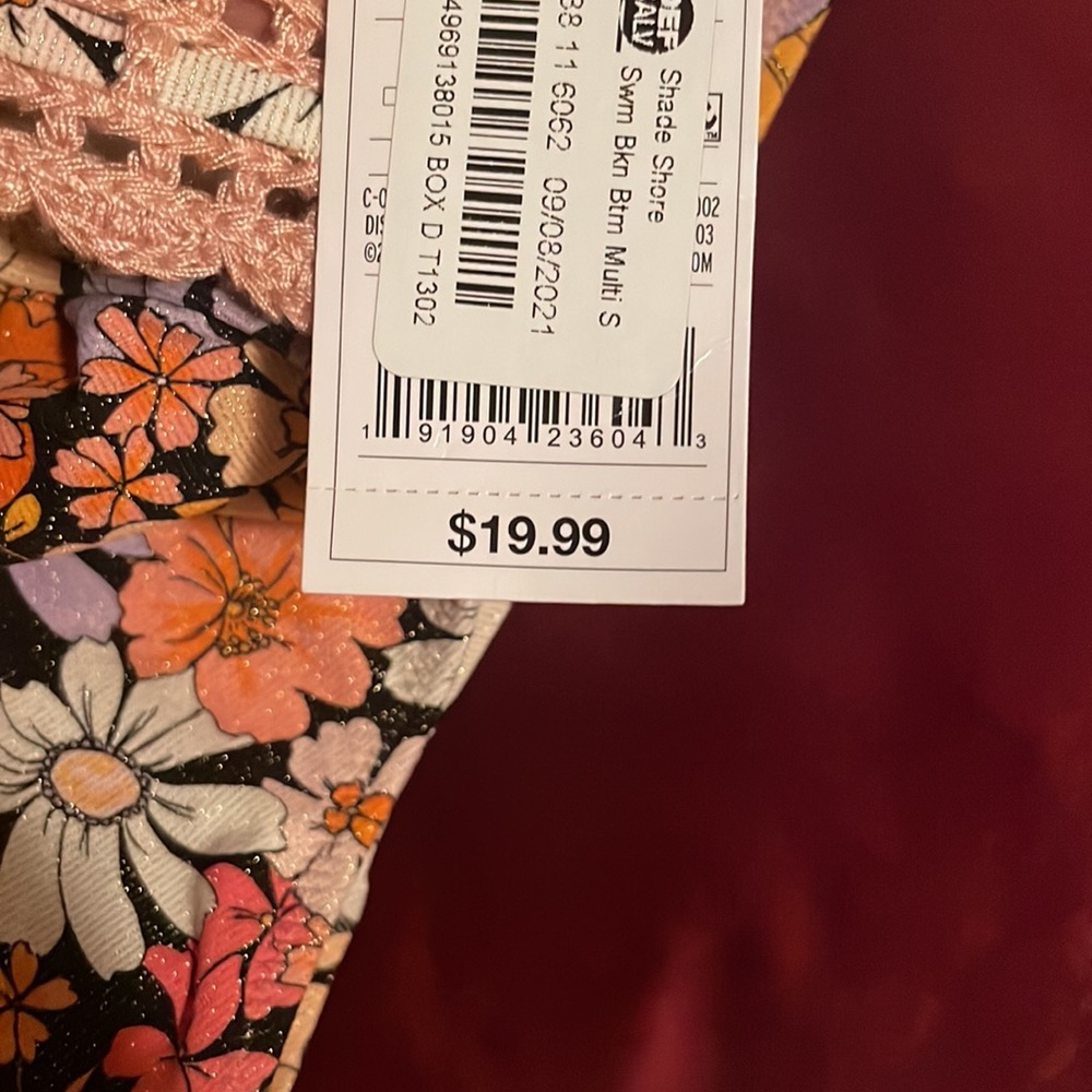 Bikini button - Picture 4 of 4